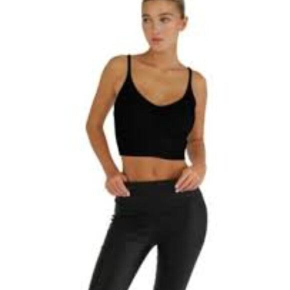 Calvin Klein Performance Tops - CALVIN KLEIN PERFORMANCE BLACK NWT SIZE MED SPORTS BRA 1255